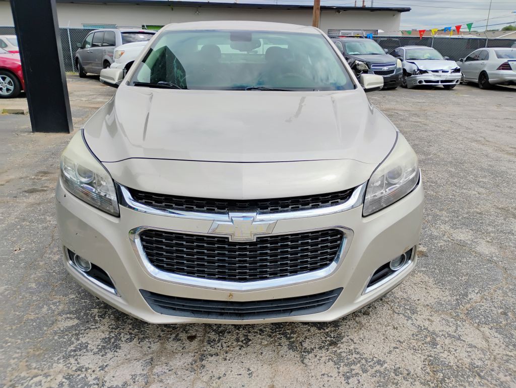 2015 Chevrolet Malibu Image 2