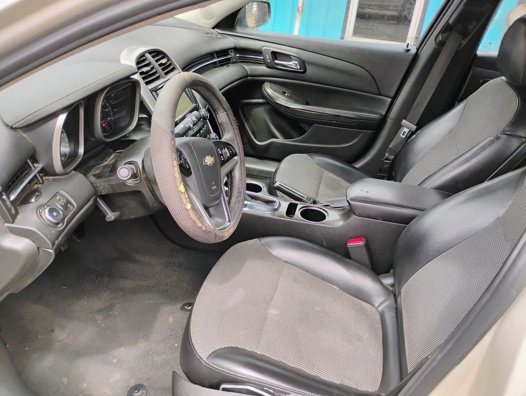 2015 Chevrolet Malibu Image 9