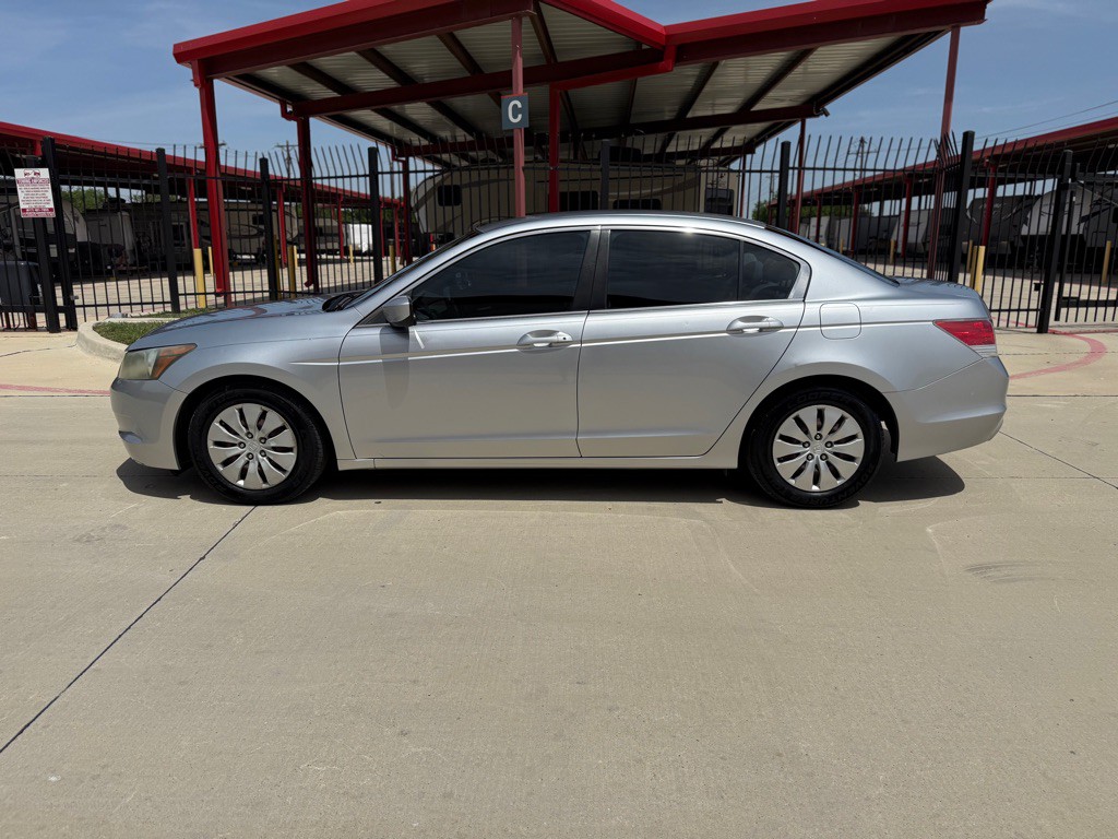 2009 Honda Accord Image 2