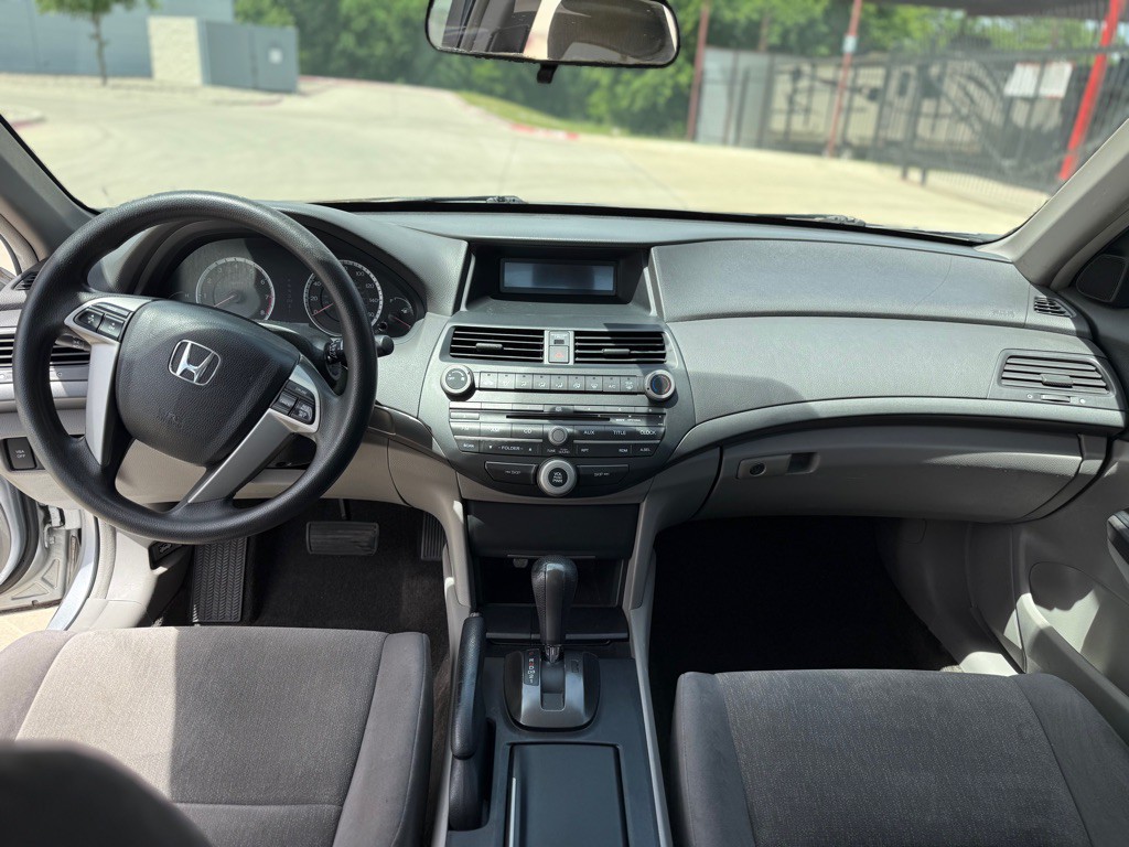 2009 Honda Accord Image 10
