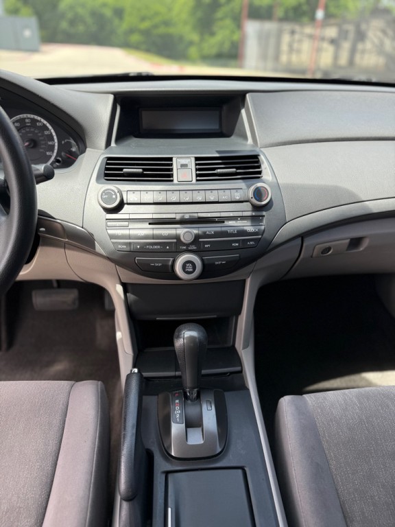 2009 Honda Accord Image 11