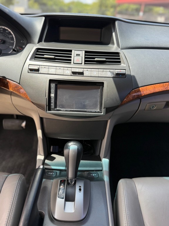 2011 Honda Accord Image 11