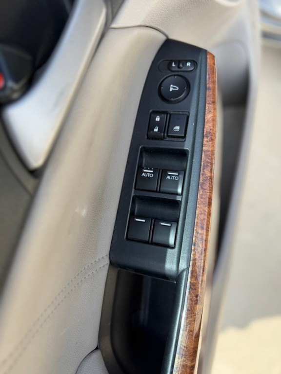 2011 Honda Accord Image 12