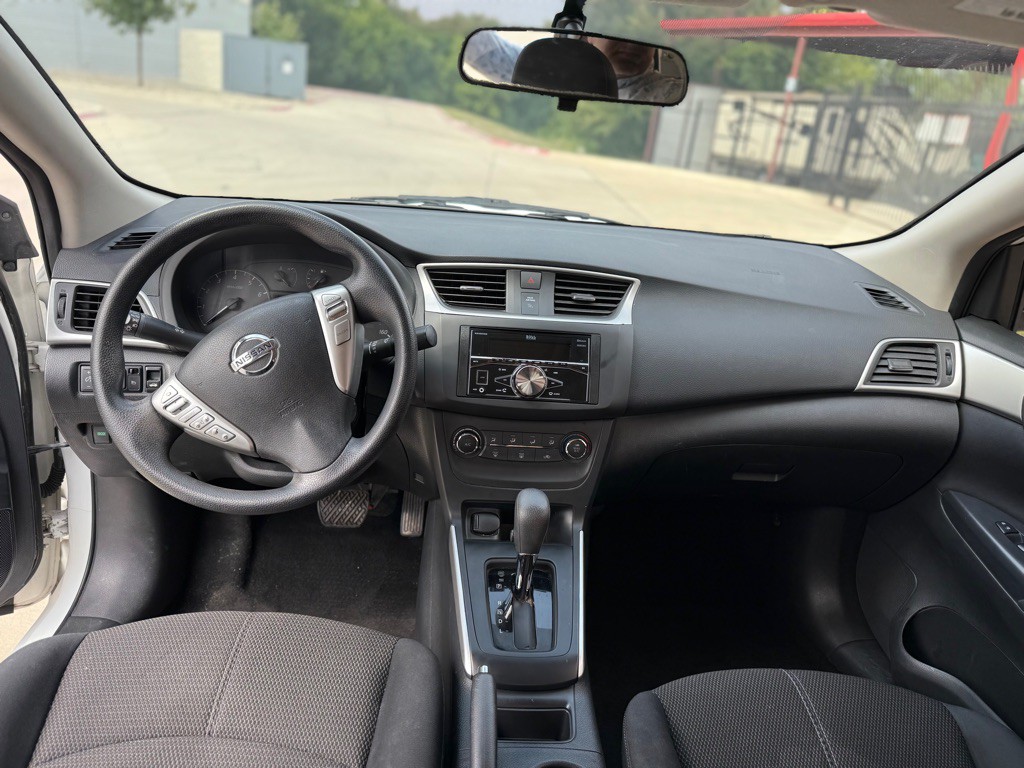 2017 Nissan Sentra Image 10