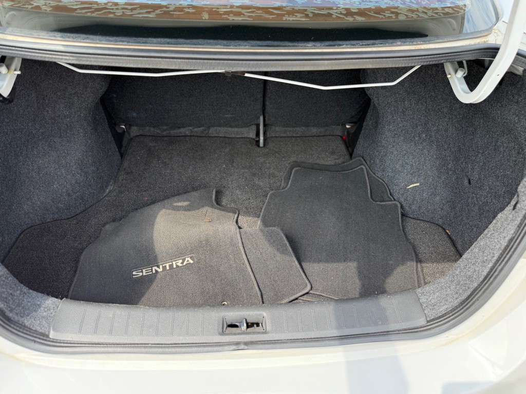 2017 Nissan Sentra Image 13