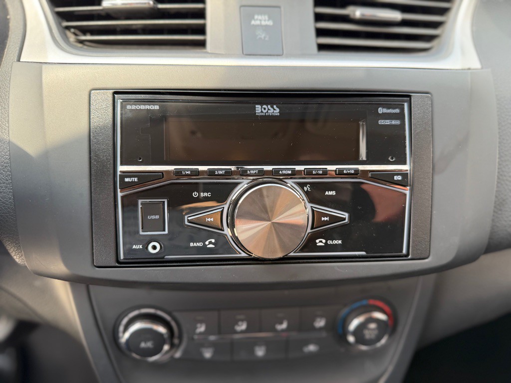 2017 Nissan Sentra Image 18