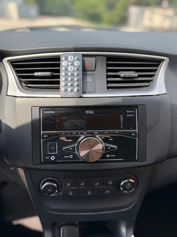 2017 Nissan Sentra Image 19