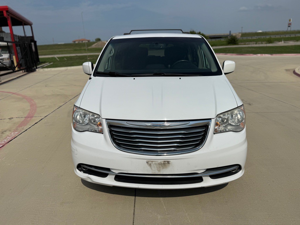 2015 Chrysler Town & Country Image 7