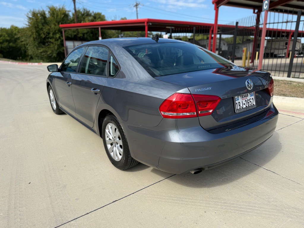 2015 Volkswagen Passat Image 3