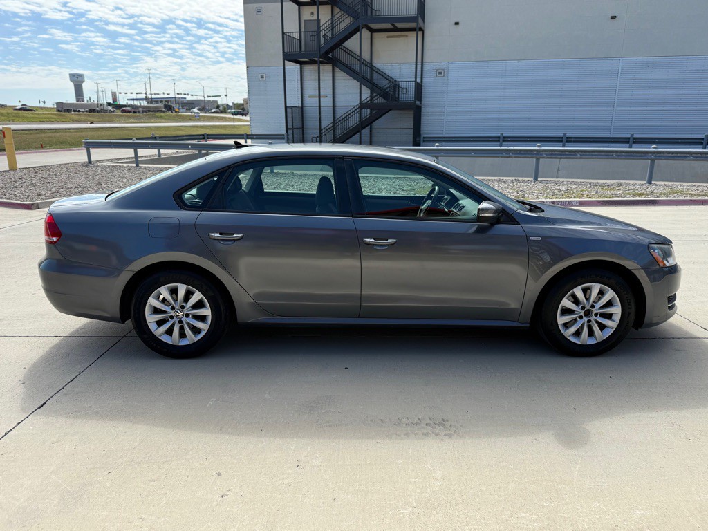 2015 Volkswagen Passat Image 5