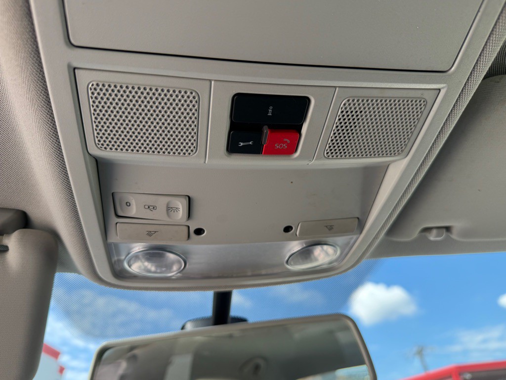 2015 Volkswagen Passat Image 11