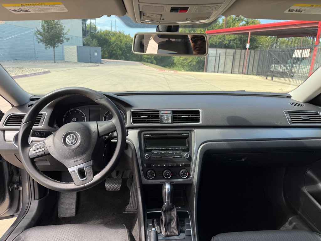 2015 Volkswagen Passat Image 14