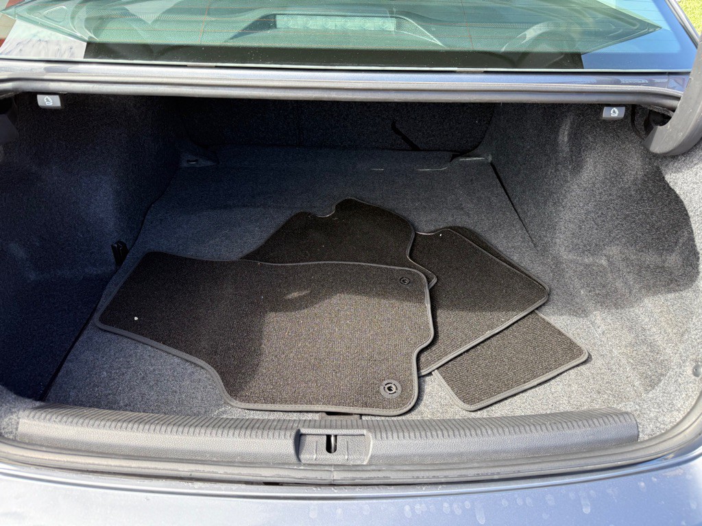2015 Volkswagen Passat Image 16