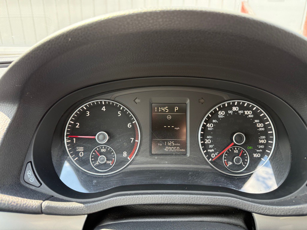 2015 Volkswagen Passat Image 19
