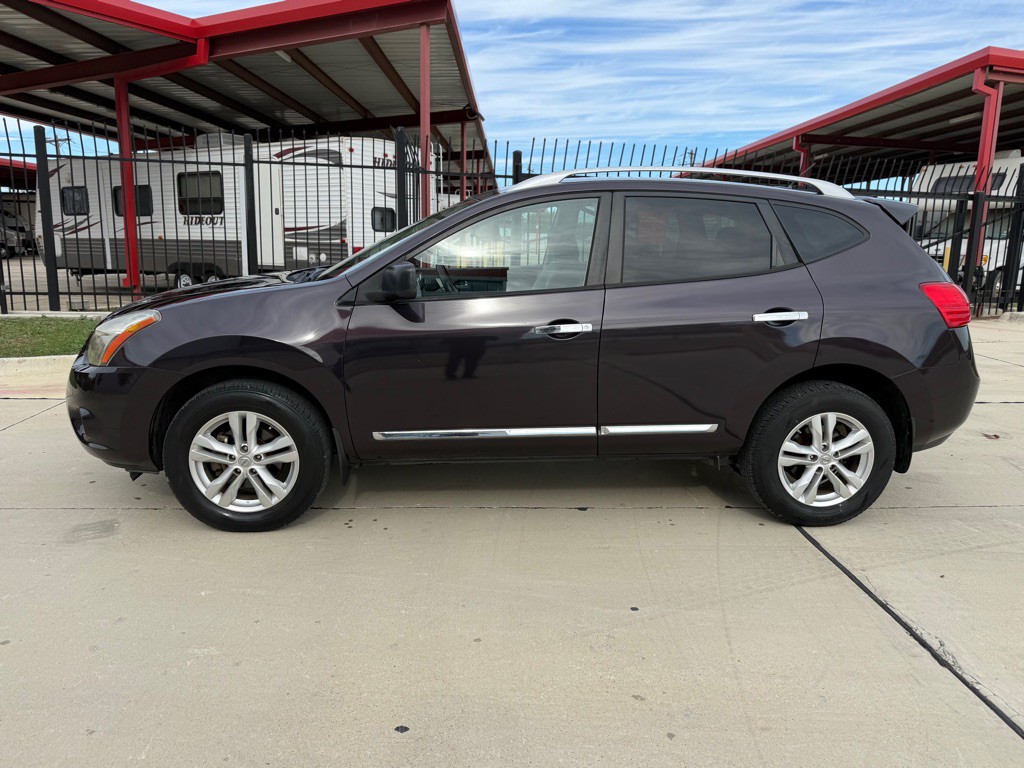 2015 Nissan Rogue Image 2