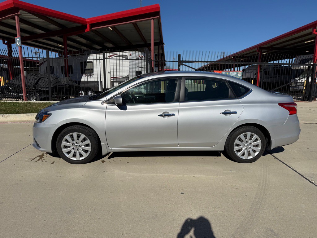 2016 Nissan Sentra Image 2