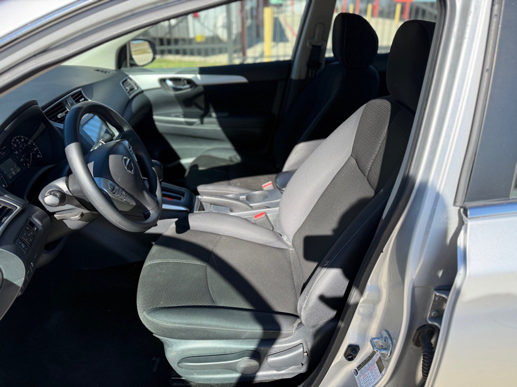 2016 Nissan Sentra Image 8