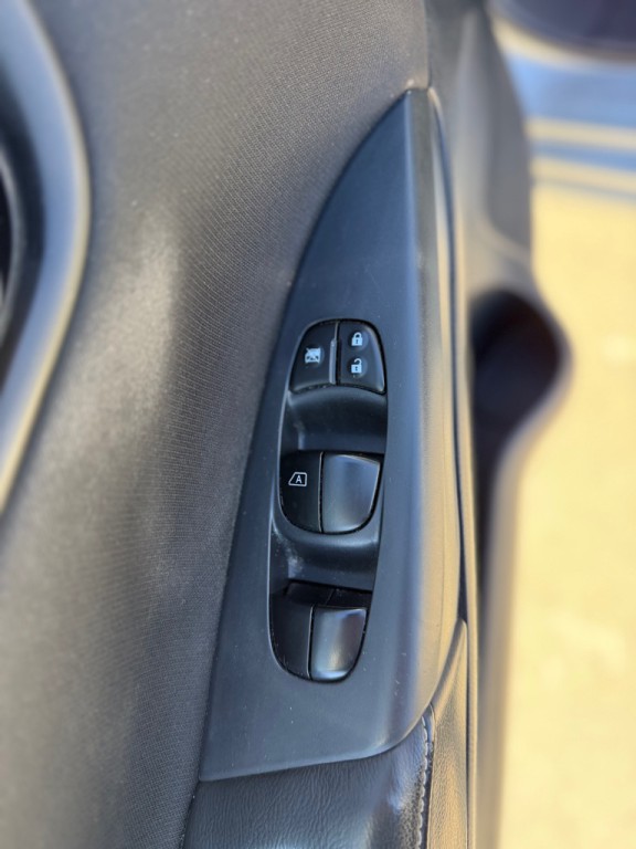 2016 Nissan Sentra Image 13