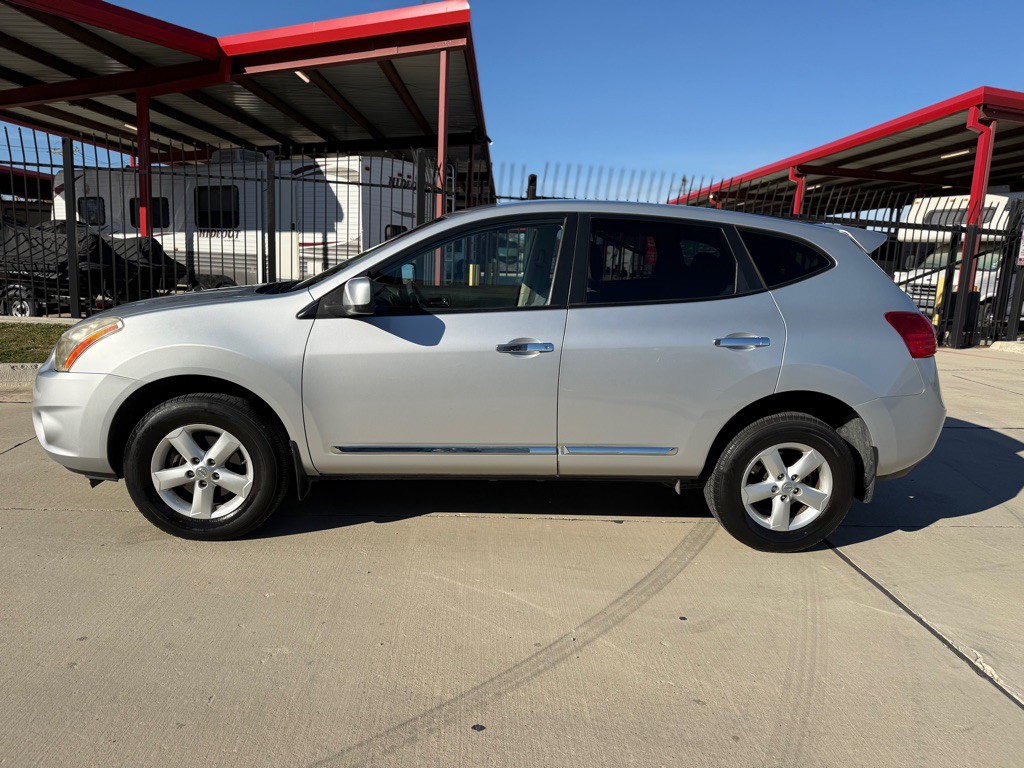 2013 Nissan Rogue Image 2