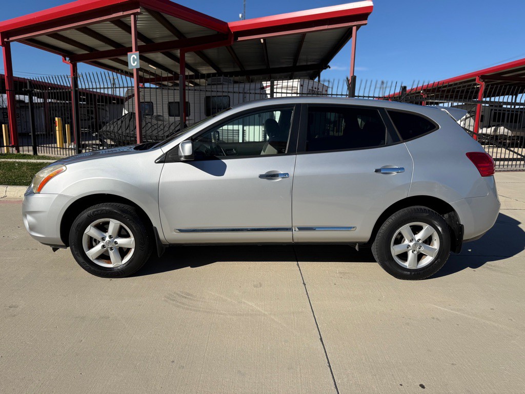 2013 Nissan Rogue Image 2