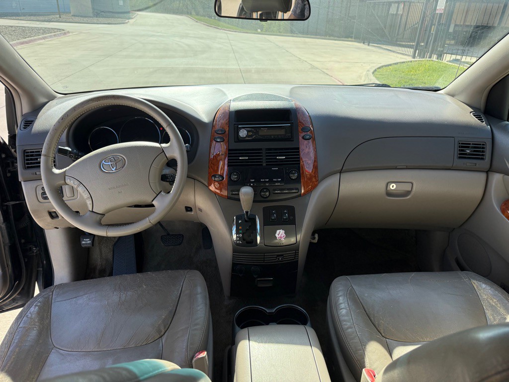 2008 Toyota Sienna Image 11