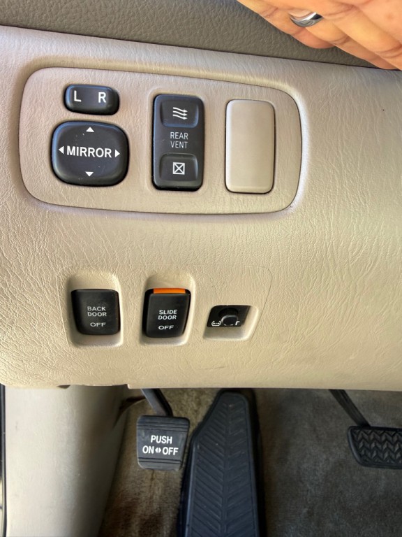 2008 Toyota Sienna Image 14