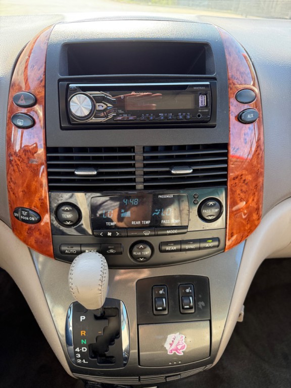 2008 Toyota Sienna Image 21