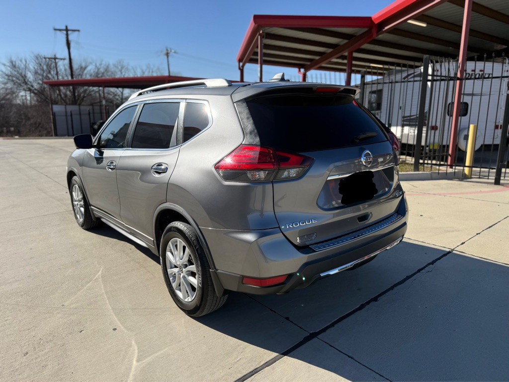 2017 Nissan Rogue Image 3