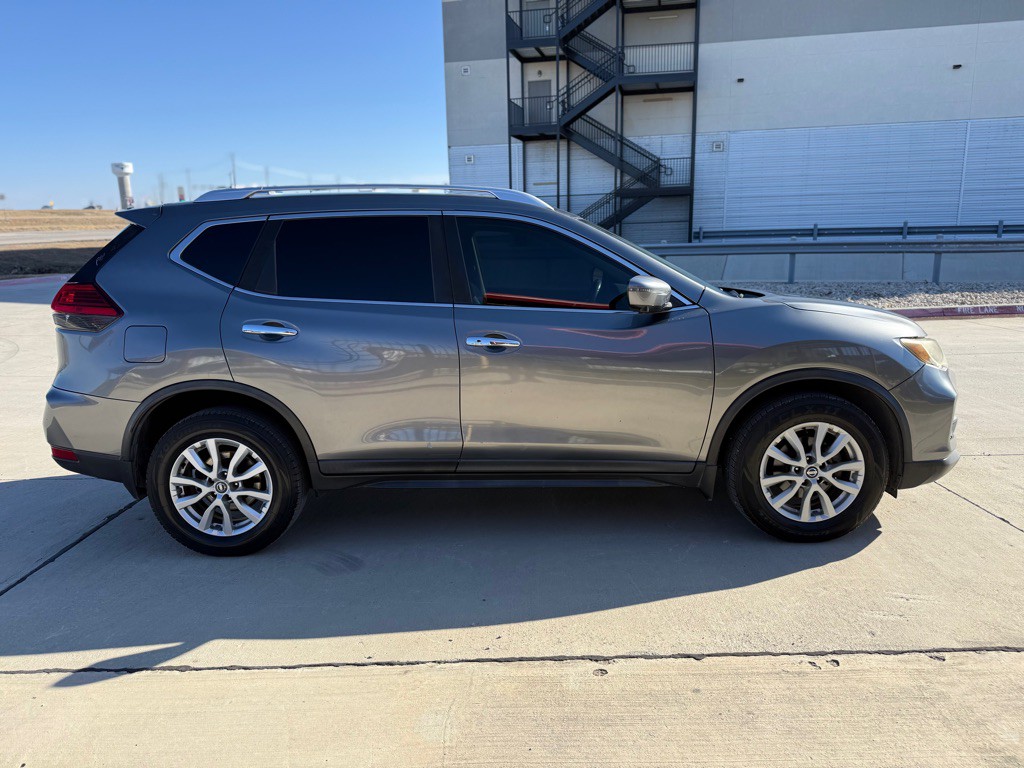 2017 Nissan Rogue Image 5