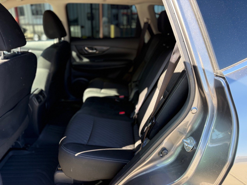 2017 Nissan Rogue Image 9