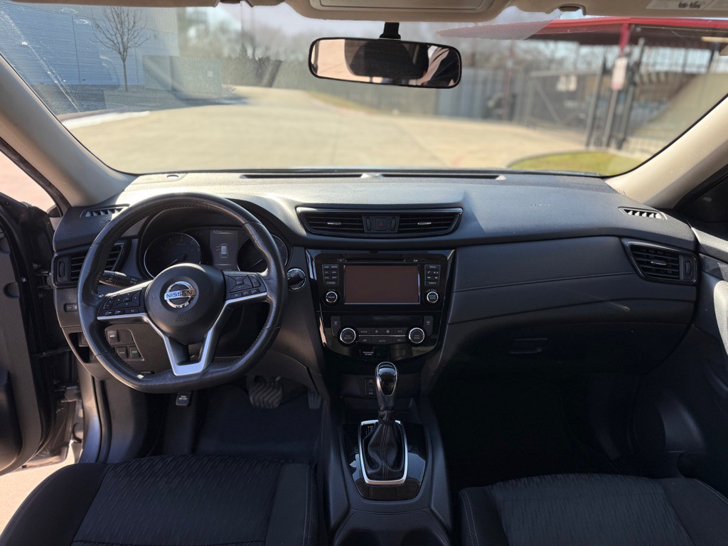 2017 Nissan Rogue Image 10