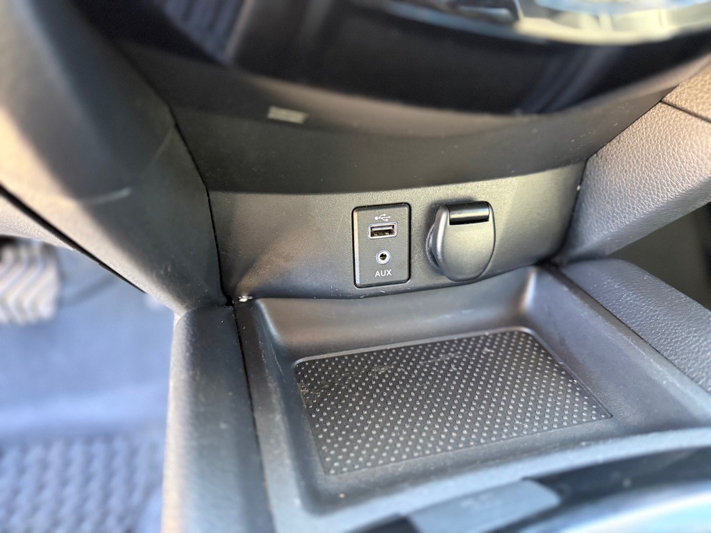 2017 Nissan Rogue Image 13