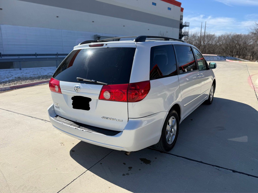 2008 Toyota Sienna Image 4