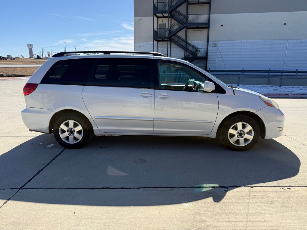 2008 Toyota Sienna Image 5