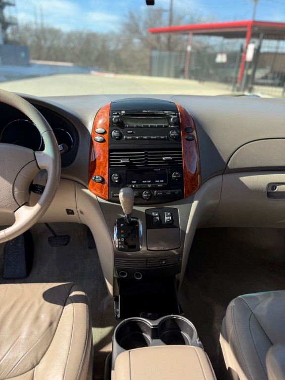 2008 Toyota Sienna Image 16