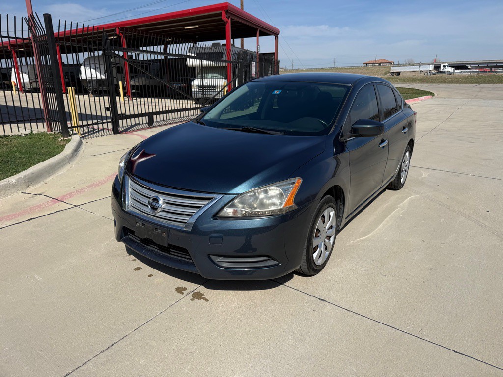 2015 Nissan Sentra Image 1