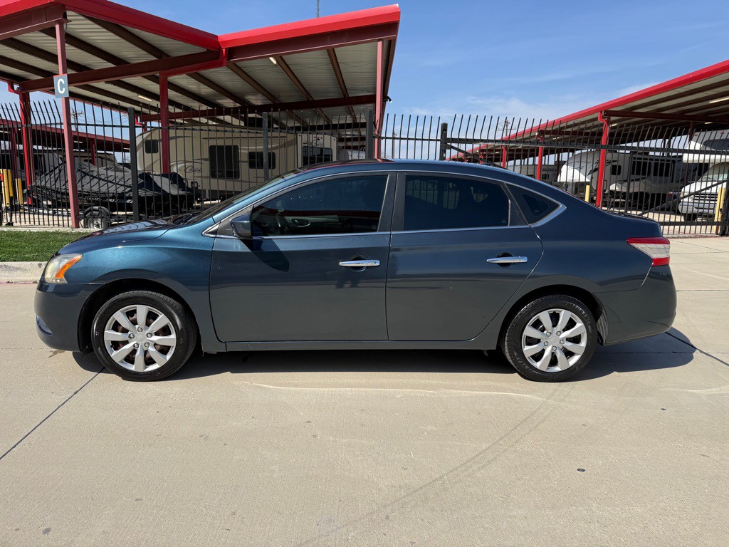 2015 Nissan Sentra Image 2