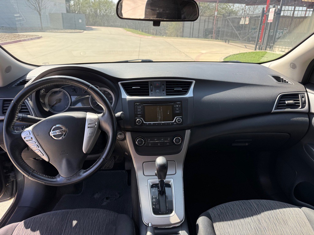 2015 Nissan Sentra Image 10