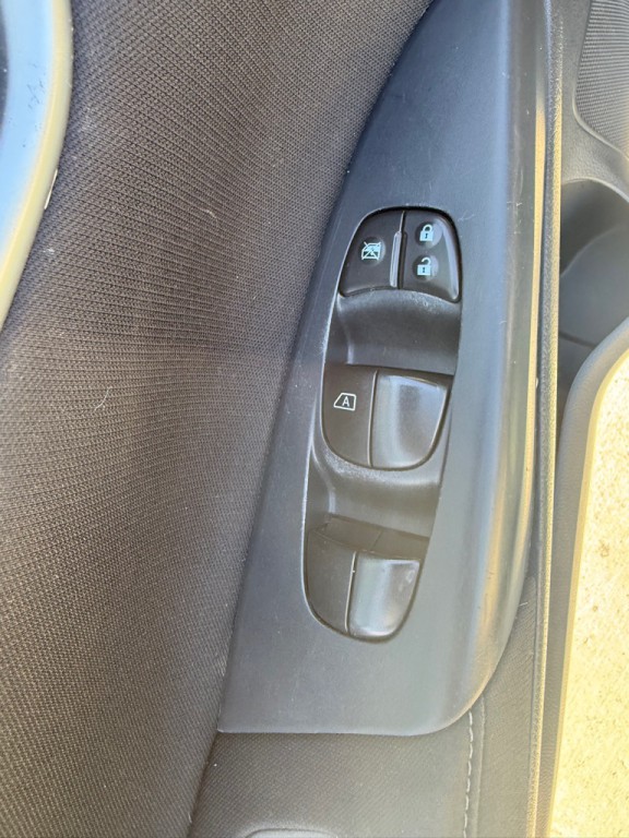 2015 Nissan Sentra Image 14