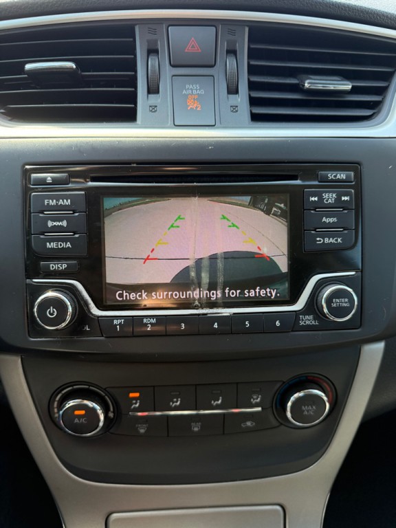 2015 Nissan Sentra Image 18