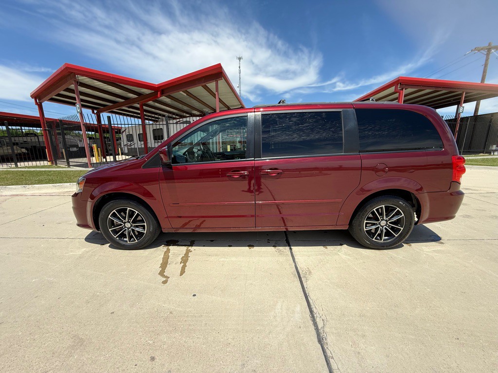 2017 Dodge Grand Caravan Image 2