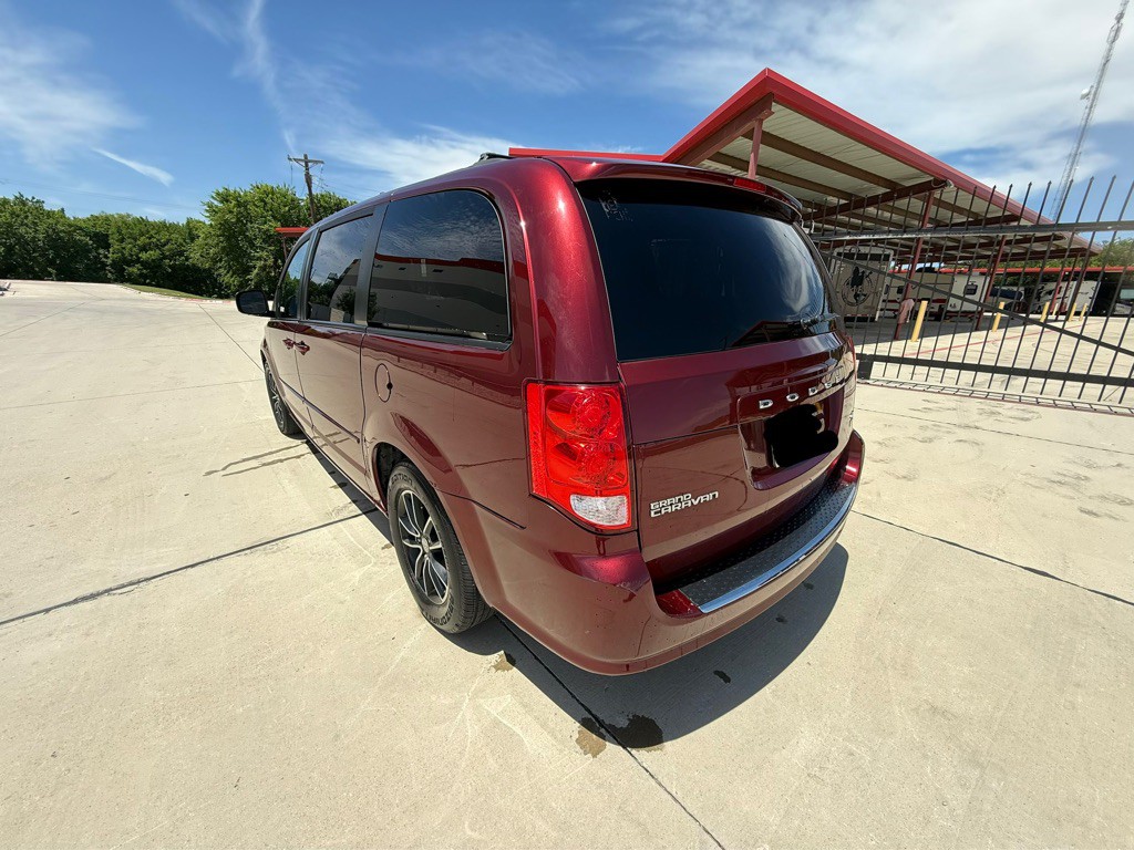 2017 Dodge Grand Caravan Image 3