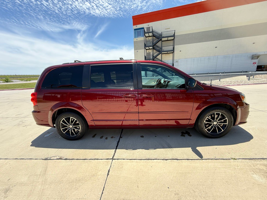 2017 Dodge Grand Caravan Image 5