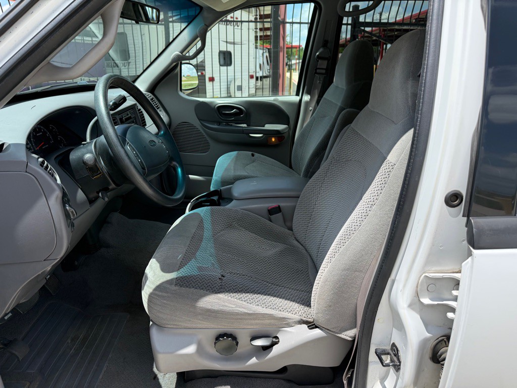 2001 Ford F-150 Image 8