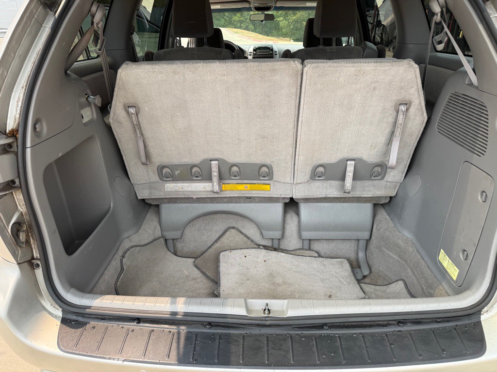 2010 Toyota Sienna Image 14
