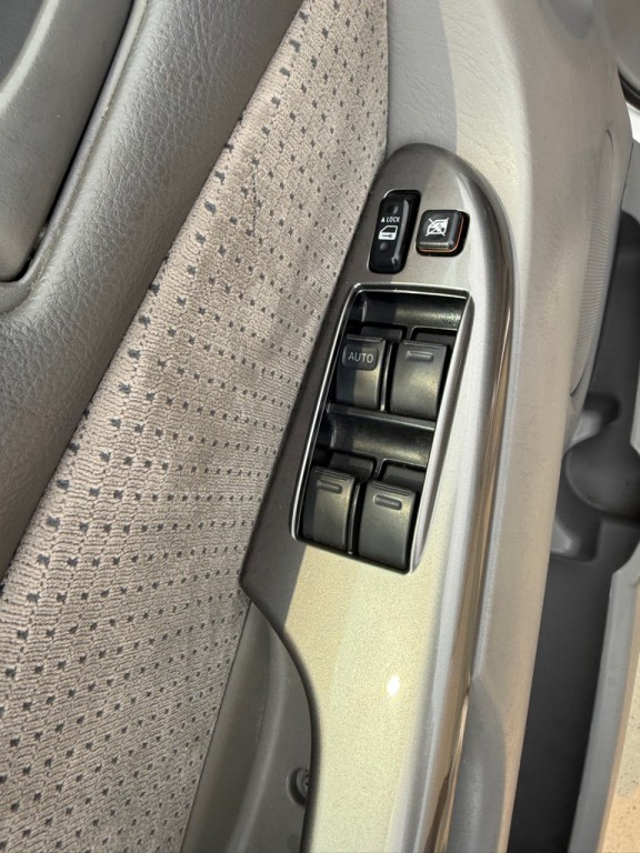 2010 Toyota Sienna Image 15
