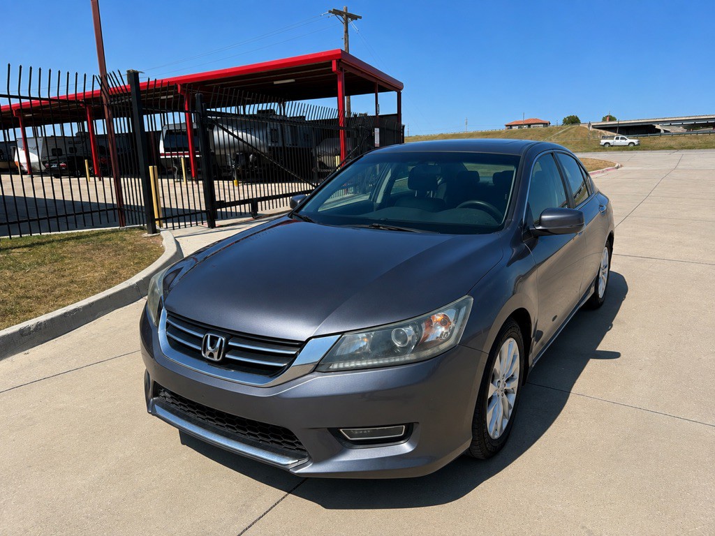 2013 Honda Accord Image 2