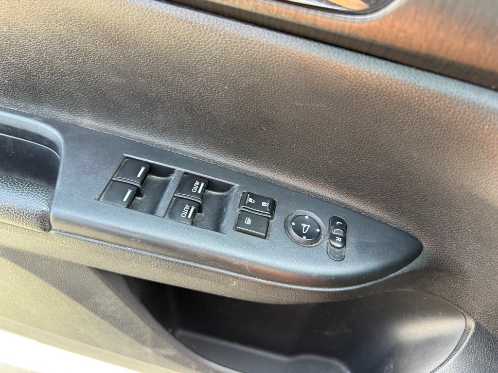 2013 Honda Accord Image 16