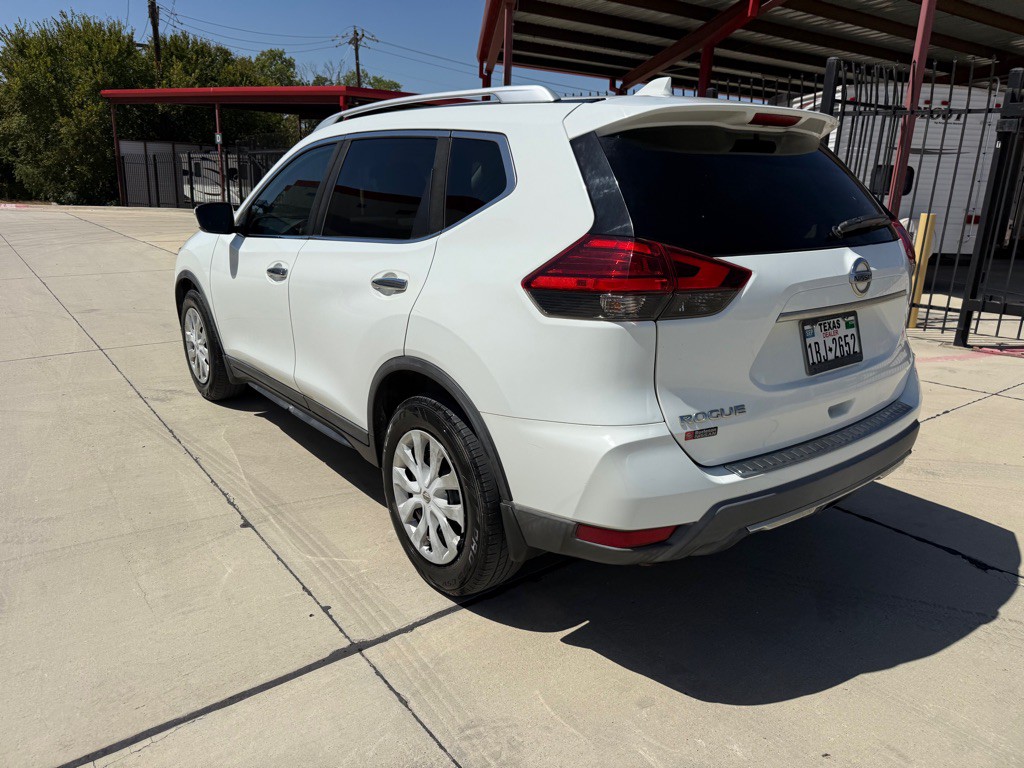2017 Nissan Rogue Image 3
