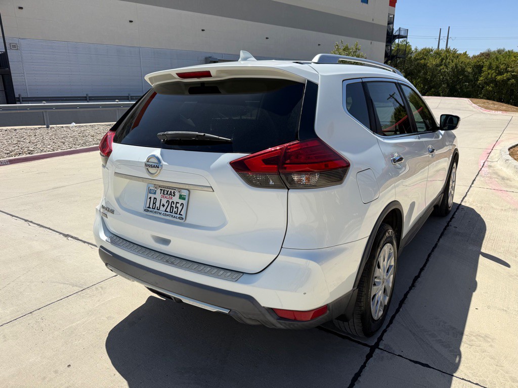 2017 Nissan Rogue Image 4